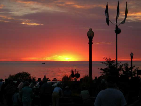 Yellow and red deepening to purple are the dominating colours in this sunset
